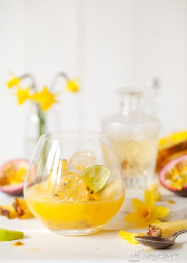 Pineapple Passion fruit Gin & Tonic