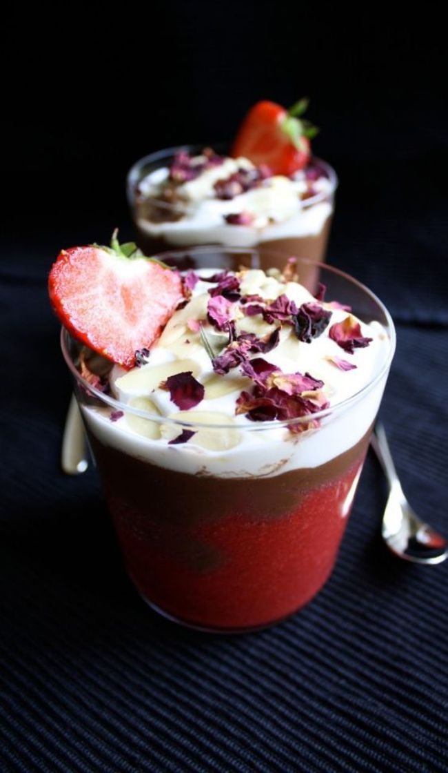 Raw Chocolate Rose Strawberry Pudding