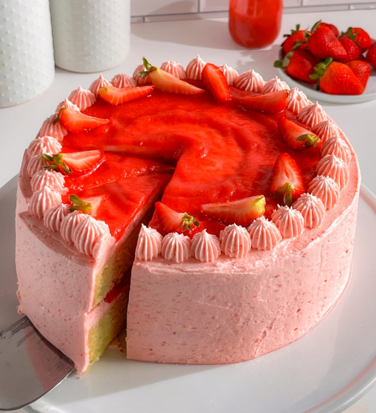 Strawberry Cake dengan Rasa Manis Segar yang Menyegarkan