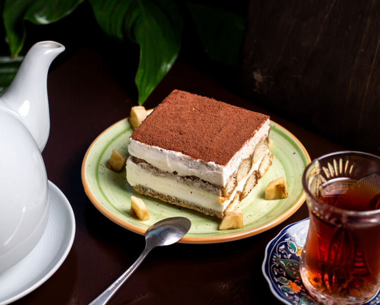 Tiramisu Cake Perpaduan Kopi dan Krim dalam Dessert Elegan