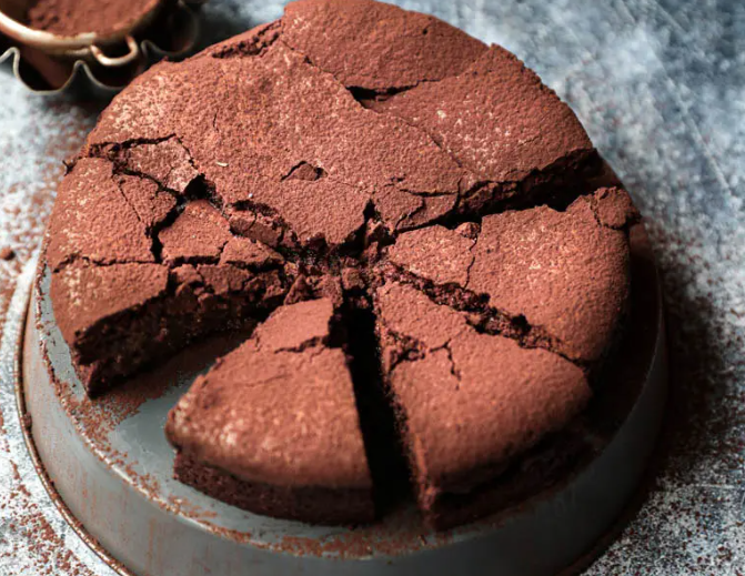 Chocolate Fudge Cake Menjadi Pilihan Tepat bagi Pencinta Cokelat