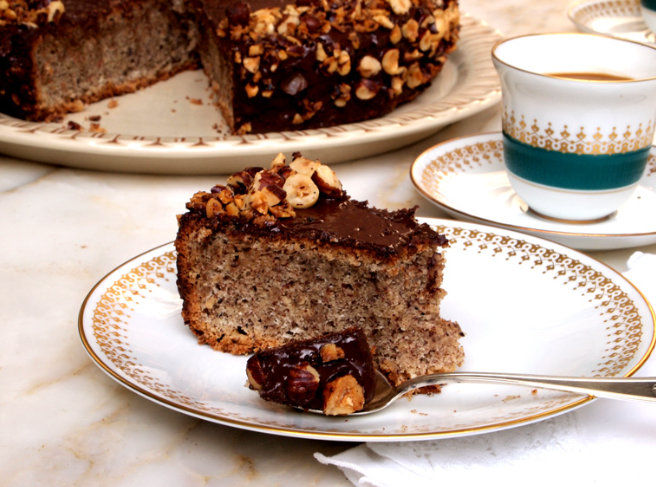 Hazelnut Cake dengan Kacang yang Kaya dan Penuh Karakter